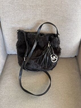 Michael Kors NWOT black tassel faux-fur crossbody Handbag
